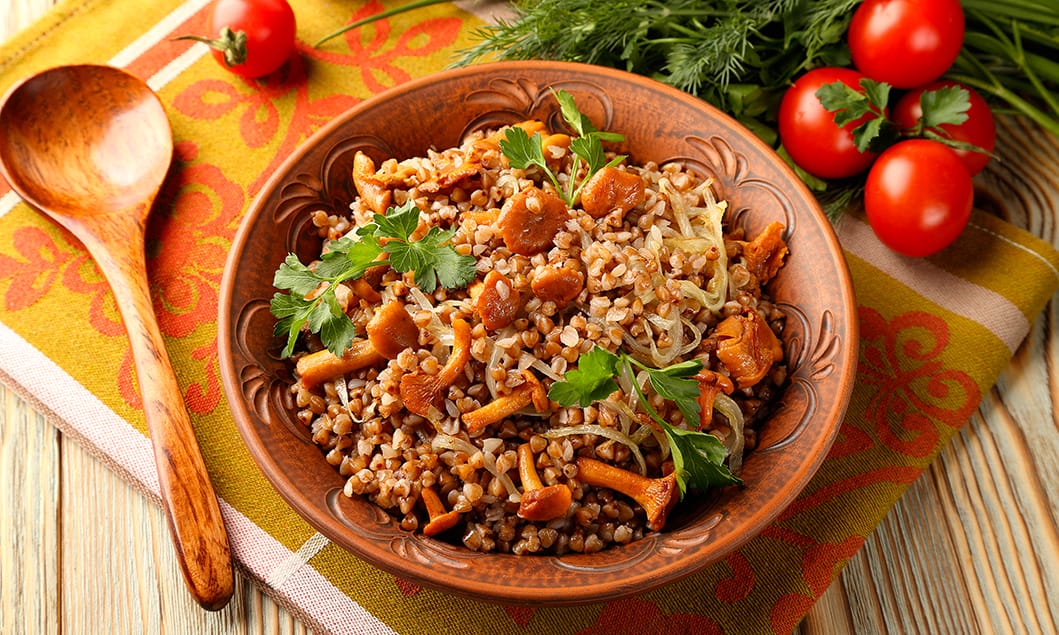 Ajdova kaša z lisičkami